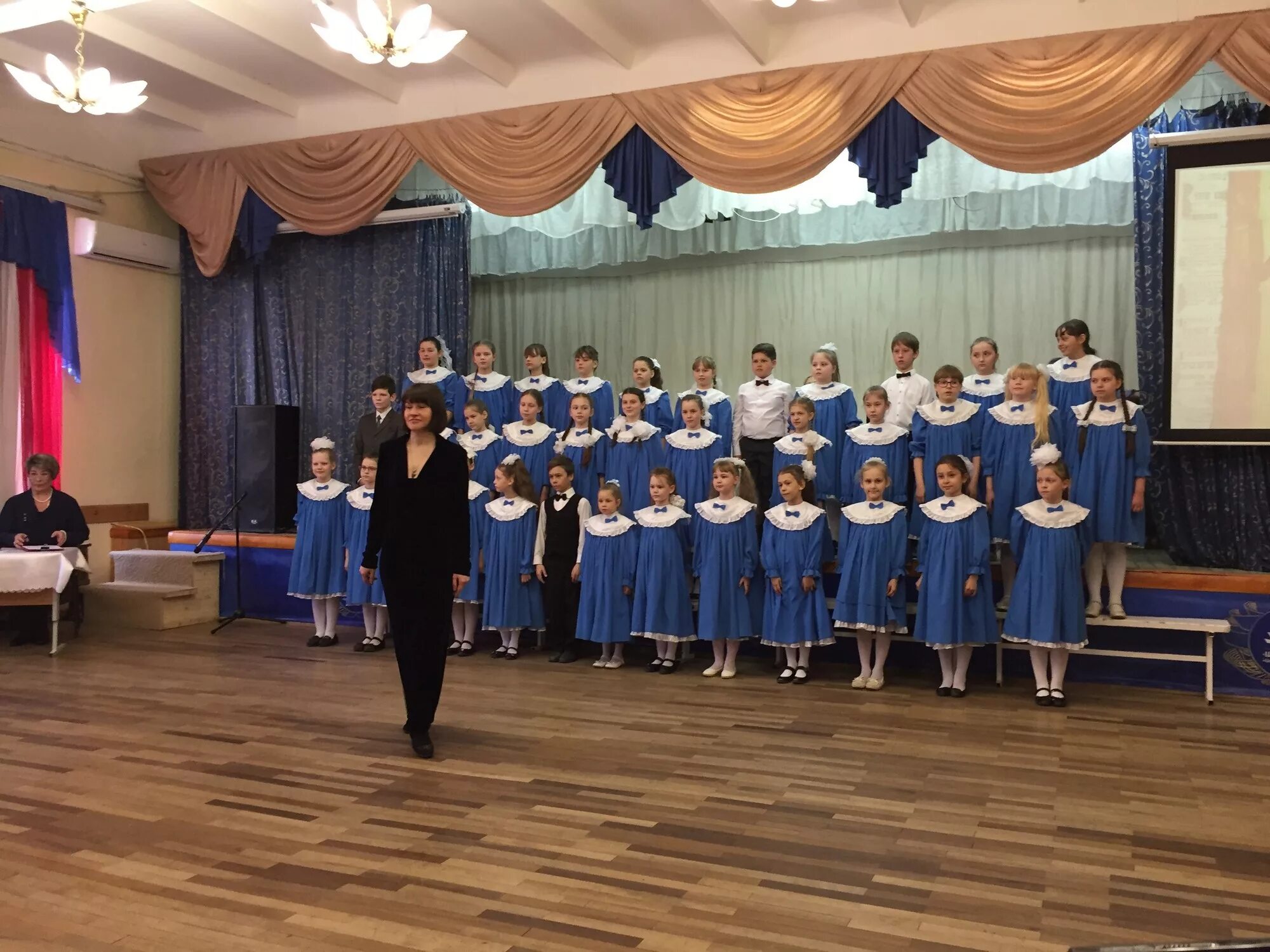 Школа искусств 7 младший хор. Дши 7. Дши 7. Детская школа искусств 7 хабаровск. Марьяновская дши концерт 50 лет школе.