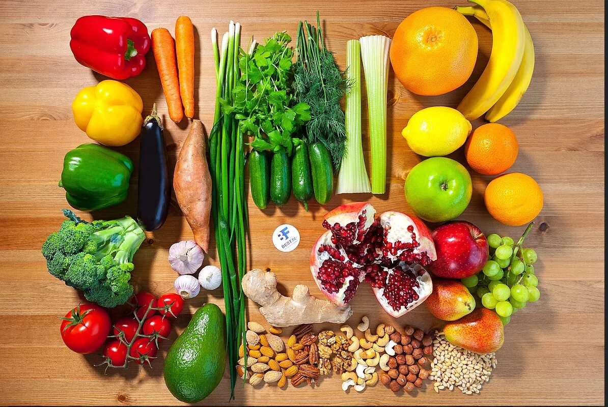 Фрукты помогающие похудеть. Здоровое питание. Здоровые продукты питания. Правильное питание овощи и фрукты. Здоровая и полезная пища.