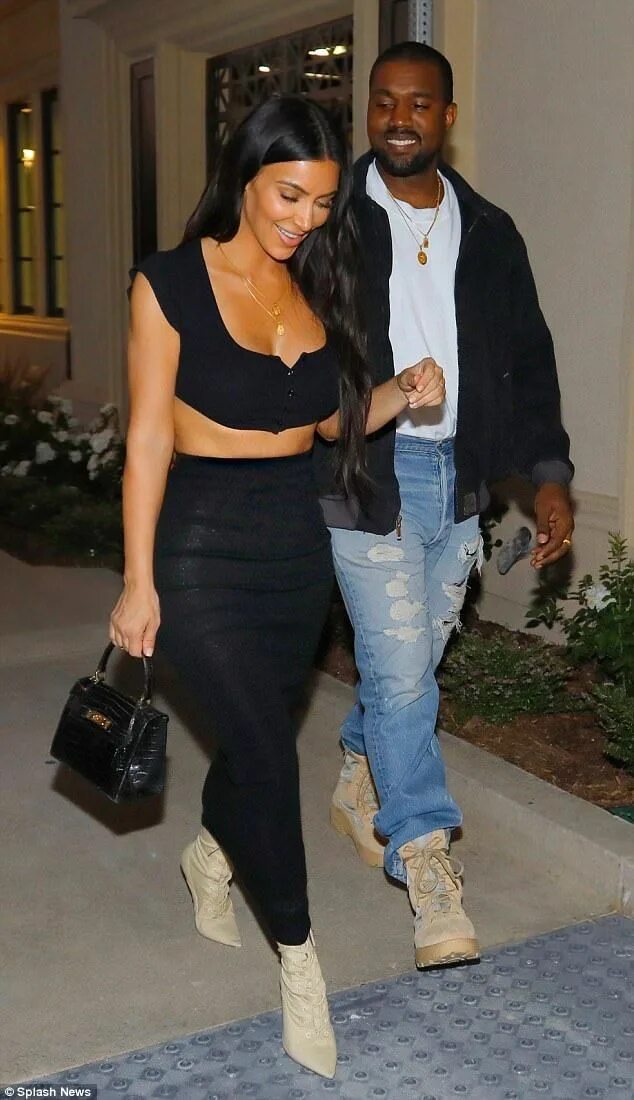 С кем сейчас ким кардашян встречается Kim Kardashian and Pete Davidson are officially dating, World News Today, Stand
