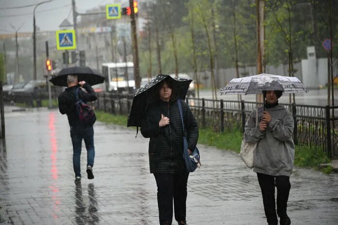 Холодное лето в москве. Дождливый день. Холодное дождливое лето. Июнь дождь. Холодный дождливый июнь.