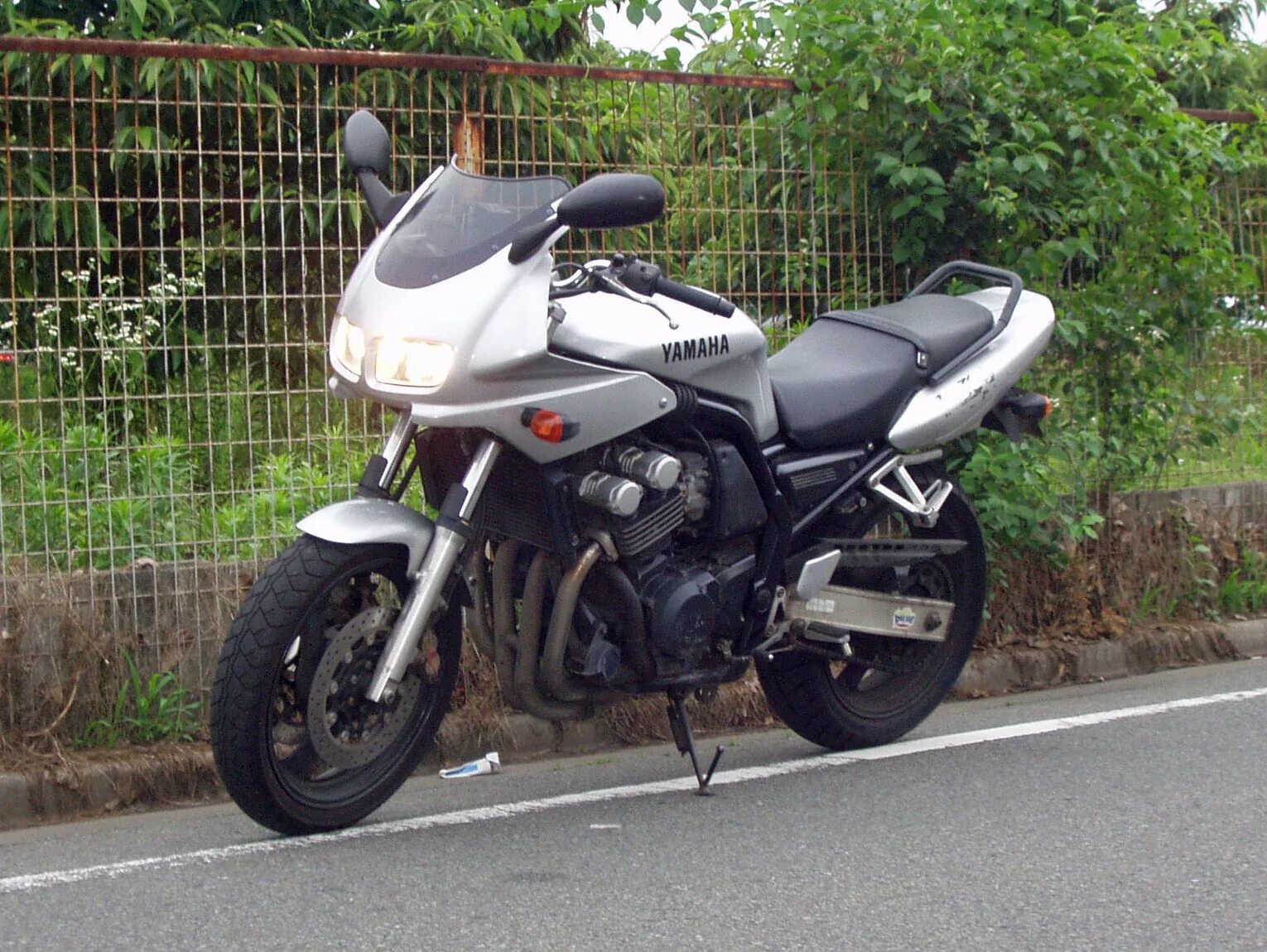 Yamaha fazer 400. Yamaha FZ 400 fazer. Yamaha модель: FZ 400. Yamaha fz400