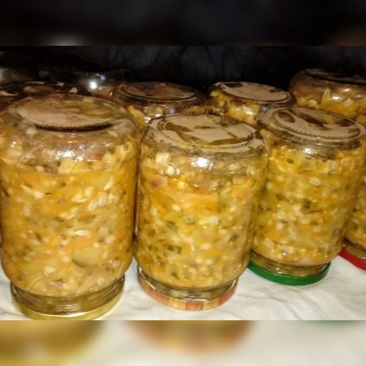 Как приготовить рассольник из банки из магазина. Заготовка рассольник. Рассольник на зиму с перловкой и свежими. Рассольник на зиму с перловкой и свежими огурцами на зиму. Рассольник на зиму с перловкой и свежими огурцами.