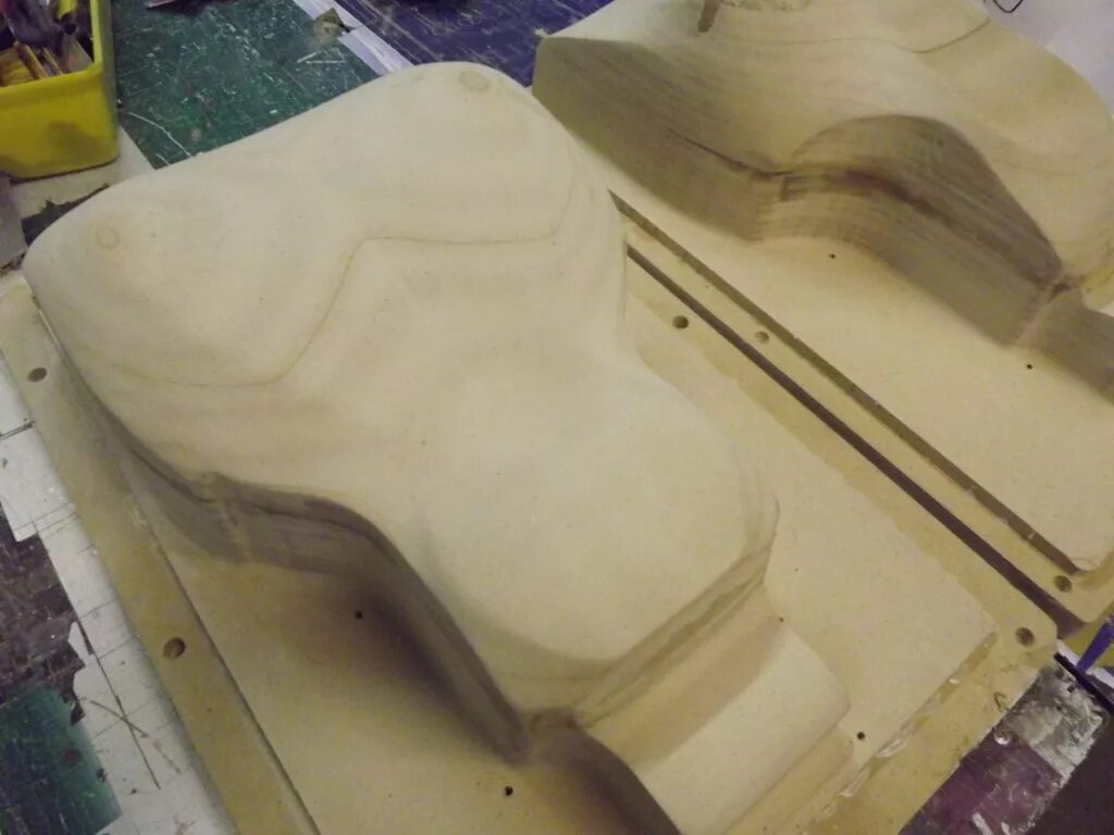 Вакуумная формовка абс. Формовка абс пластика. матрица из мдф для формовки. матрица из мдф для вакуумной формовки. матрица для вакуумной формовки.