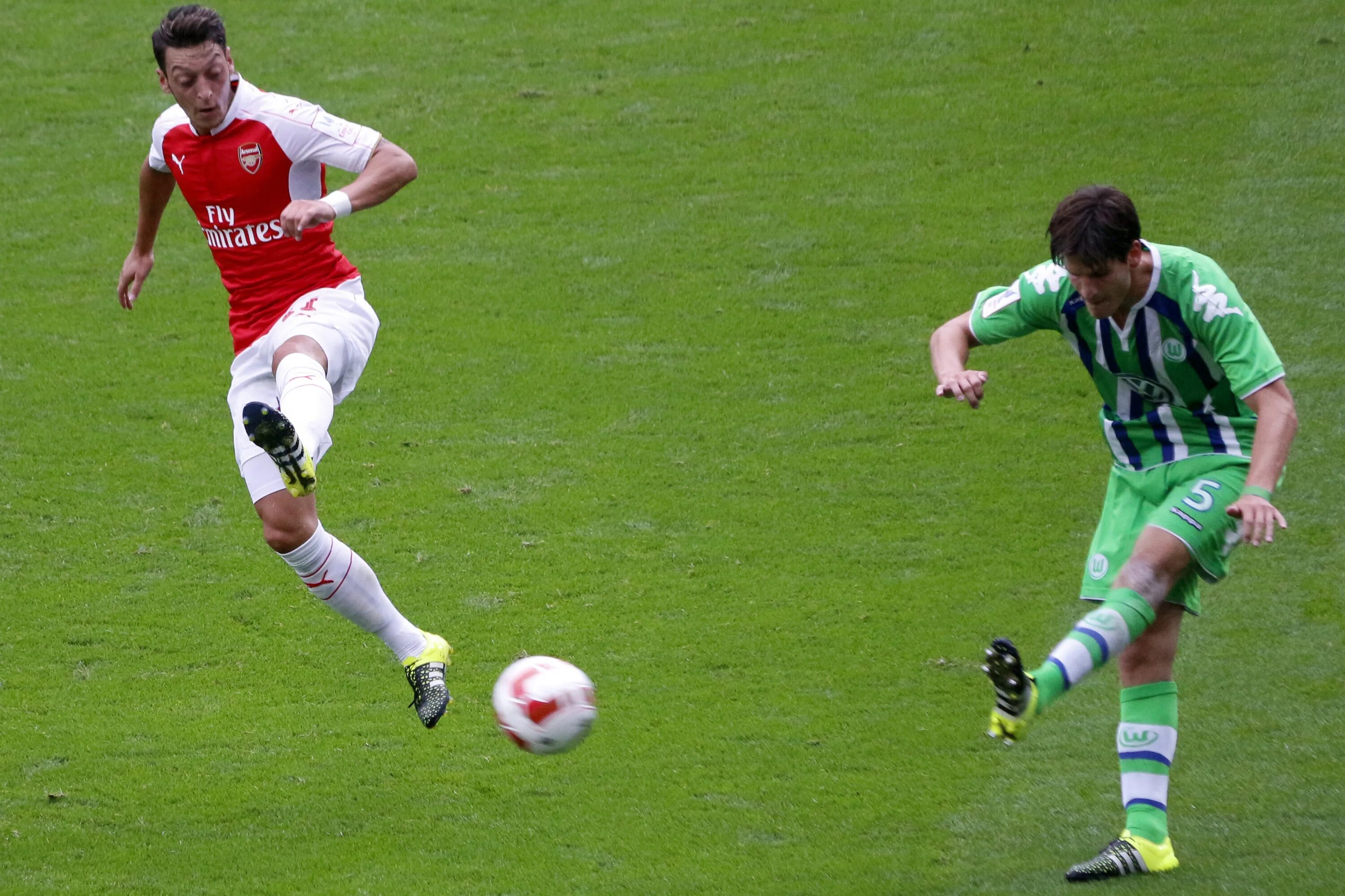 Emirates cup. Mesut Özil Wolfsburg. Emirates Cup 2015 Wolfsburg. Emirates Cup 2015.