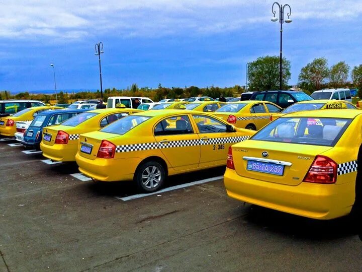 Такси в грузии. Лифан такси. Такси в Азербайджане. Такси Азербайджан Баку. Такси в Бразилии.