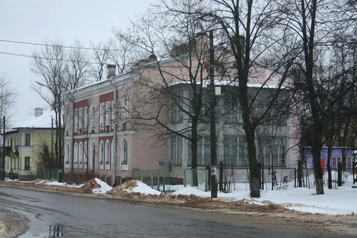 луга, ул. 22. город луга луга 3 15/257. памятники города луга ленинградской области. кирова 55/2 луга.