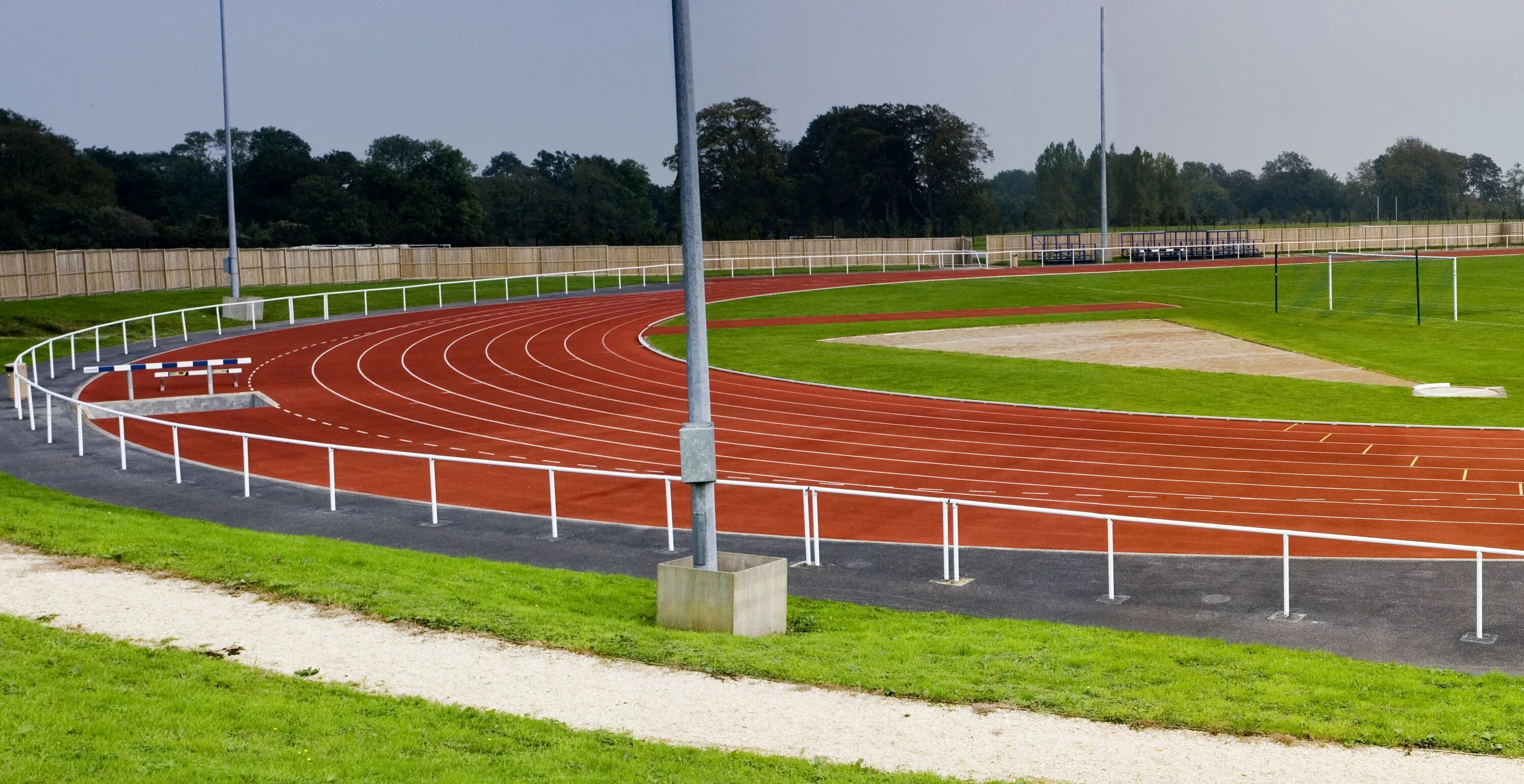 Running area. Стадион для легкой атлетики. Легкоатлетическая Беговая дорожка. Необычные стадионы для бега. Легкоатлетический круг.