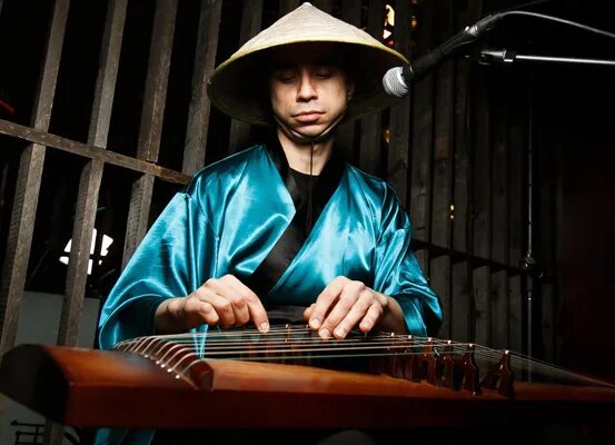 Японские музыканты. Японский инструменталист. Wowaka японский музыкант. Песня японский версия
