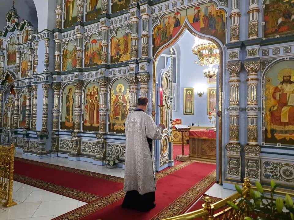 служба в храме чертаново. служба в храме чертаново. храм на чертановской иконы божией матери. храм державной в чертаново иконостас. храм державной иконы божией матери в чертаново.