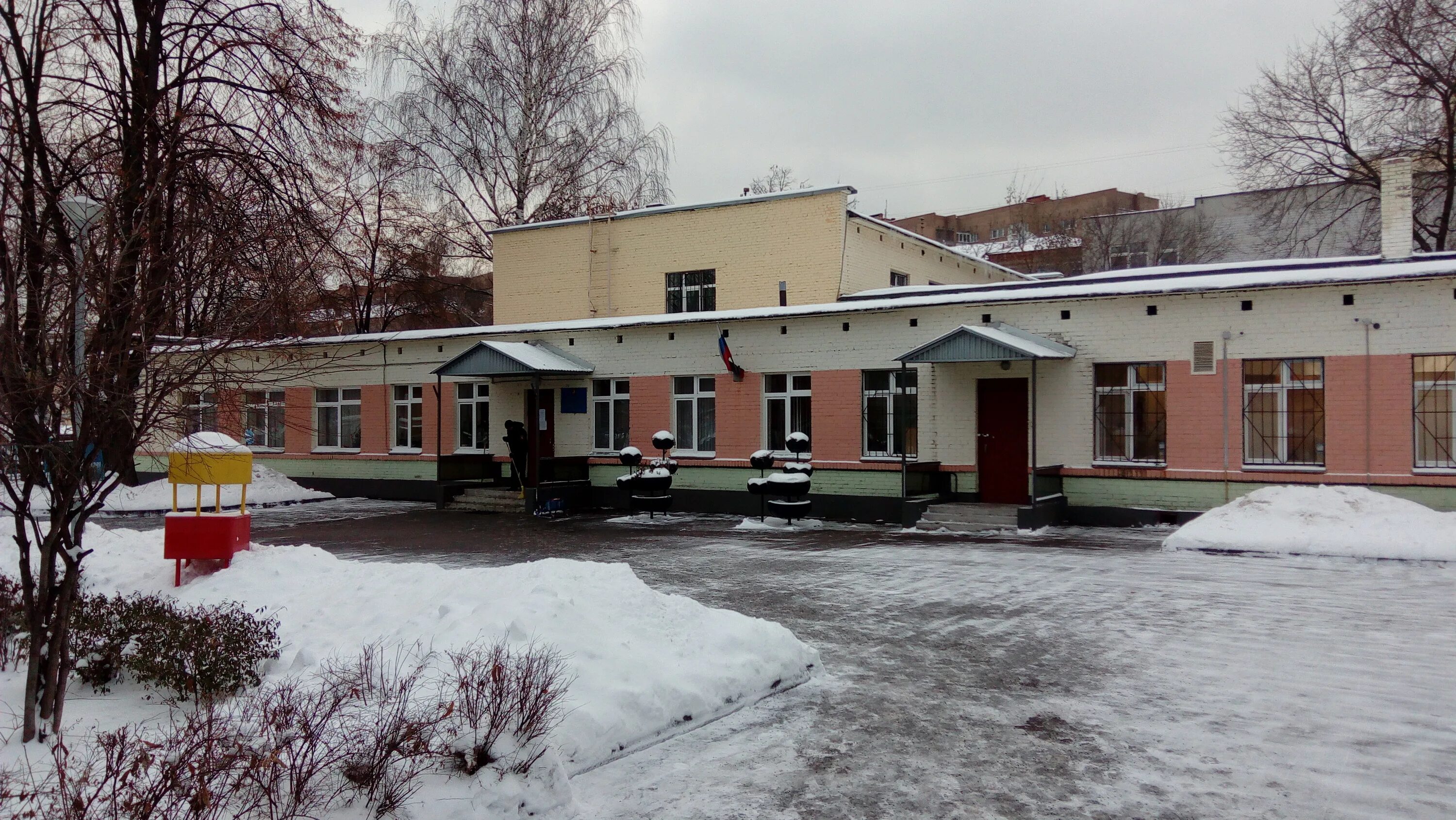 детская клиника. россия, калуга, улица кибальчича, 8. московский детский центр. см клиника для детей и подростков. ул кибальчича дом 12 к 2.