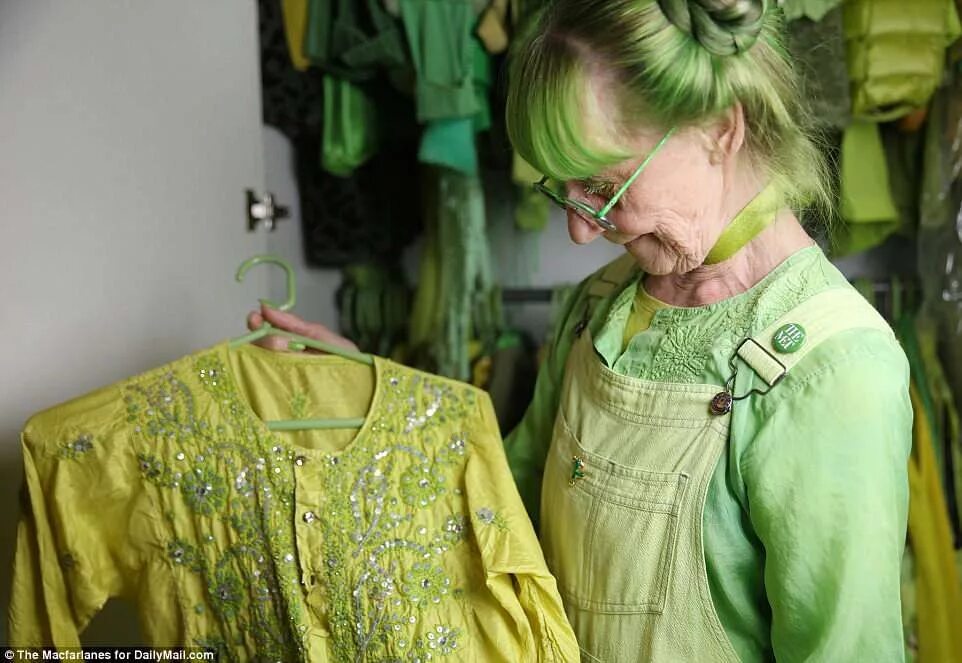Элизабет в нью-йорке. Зелёная бабушка элизабет свитхарт. Green madam. Элизабет свитхарт зеленая. Леди грин.