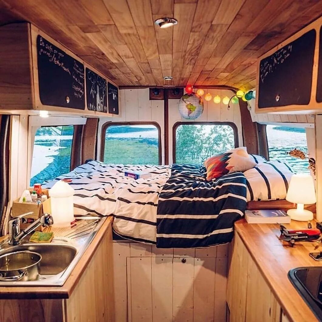 Дом путешествий отзывы. Автодом Camper van. Camper Travel автодом. Автодом Airstream 2020.