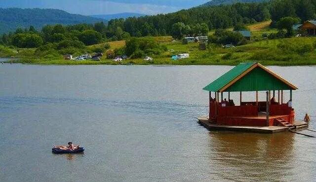 Алтайский край, база «тайнинская слобода», село новозыково. Село новозыково озеро киреево. База отдыха озеро киреево алтайский край. Киреево озеро алтайский край. Село новозыково озеро киреево.