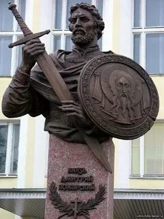 В каких городах памятник пожарскому