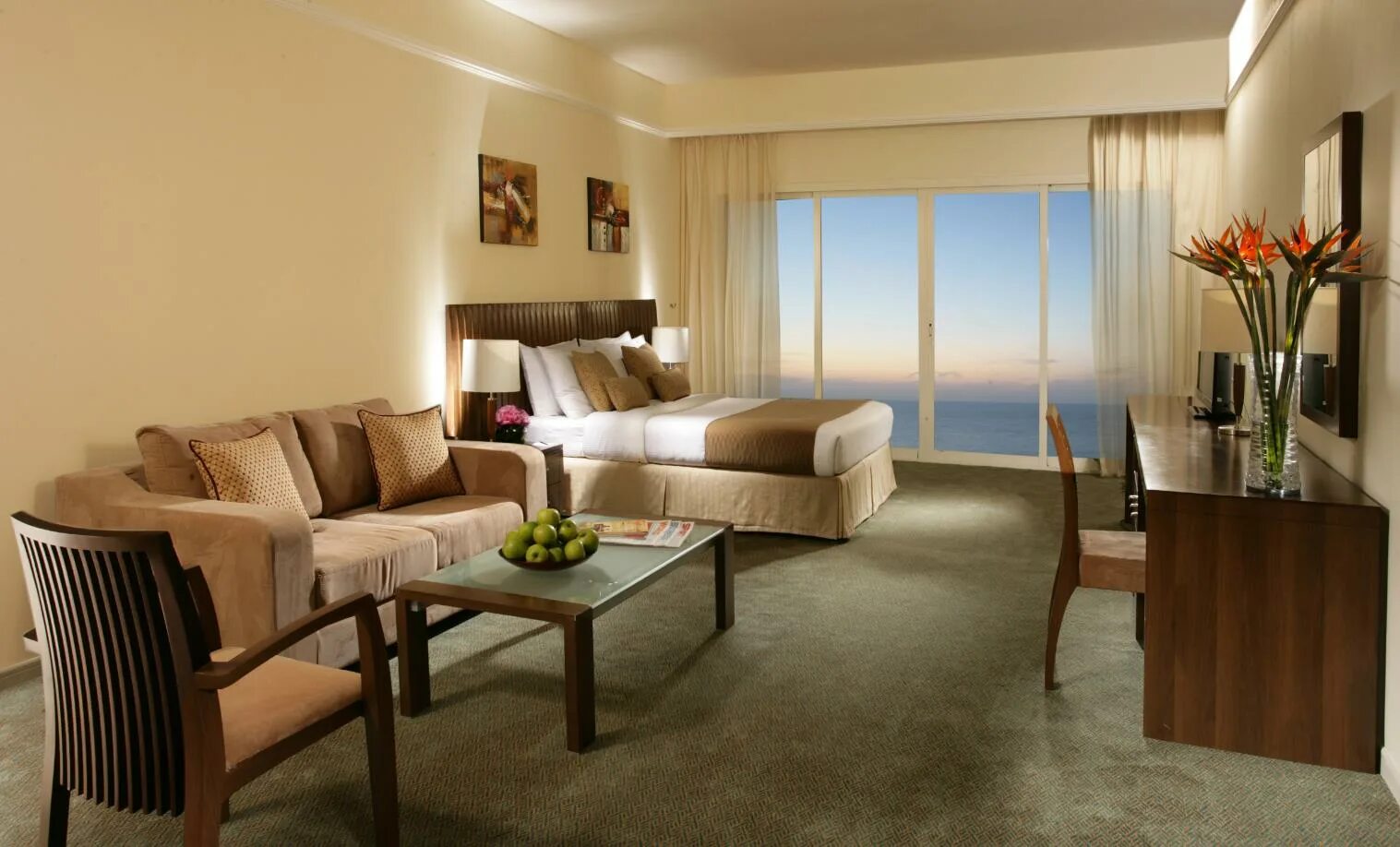 Ramada beach ajman 4. Отель рамада бич отель аджман. ramada by wyndham beach ajman 4. ramada beach hotel 4* рамада бич. отель в оаэ ramada beach hotel ajman 4.