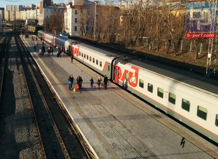 Ржд мурманск телефон. РЖД Мурманск. Поезд Москва Мурманск. Поезд Мурманск Ярославль. Мурманский поезд есть.