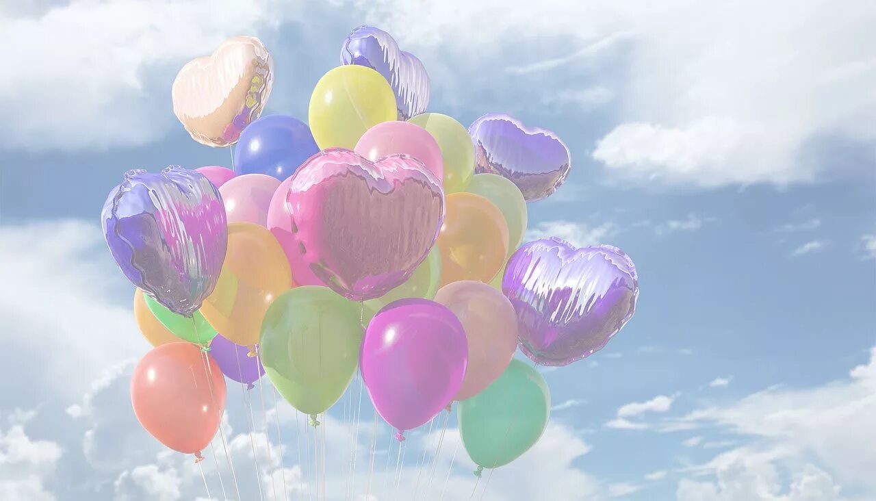 Тема шарики воздушные. Фон с днем рождения. Праздничный фон с шарами. Фон праздник. Красивые шары на день рождения.