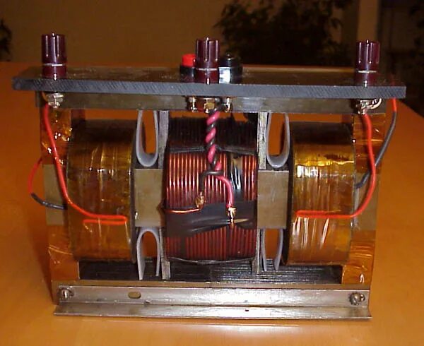 Друзья трансформатора. NST трансформатор. Трансформатор для неоновой лампы. Электромагнитный трансформатор. Электромагнитный трансформатор для неона.