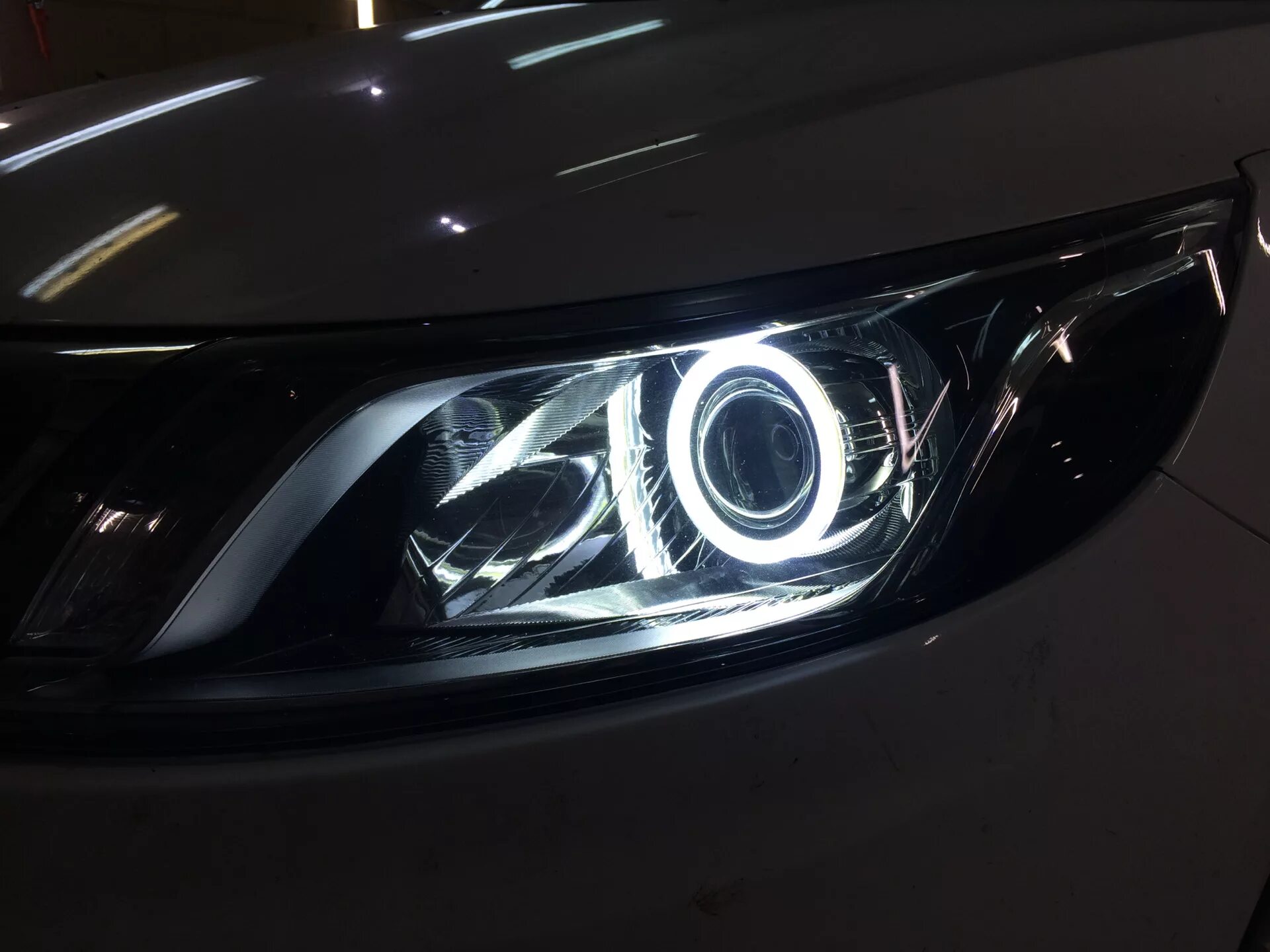 Линзованные фары рио 4. Kia Rio 3 линзы. Kia Rio 3 bi led линзы. Би лед линзы на Киа Рио 3. Led линзы Киа Рио 3.