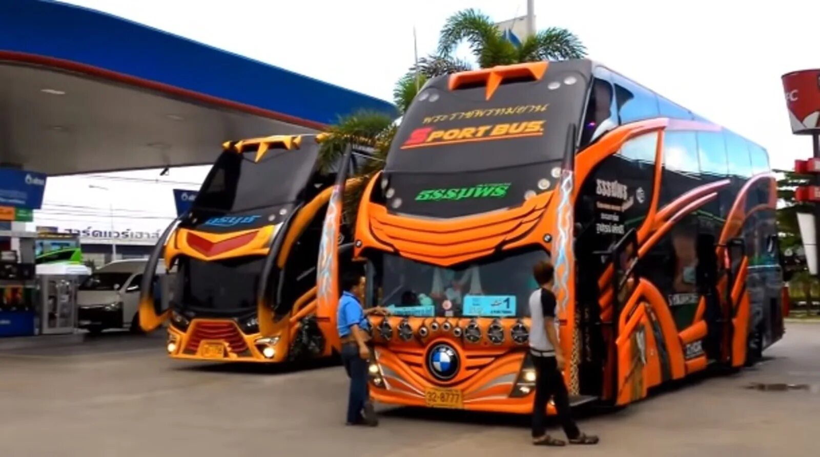 Автобусы в Тайланде.