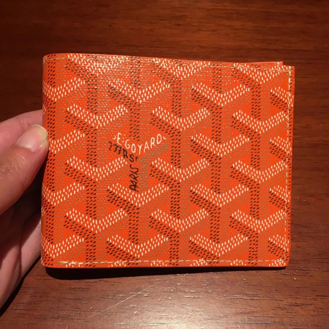 Goyard кошелек мужской. Goyard кардхолдер. Визитница goyard. Кошелек гоярд. Кошелек goyard желтый фото.