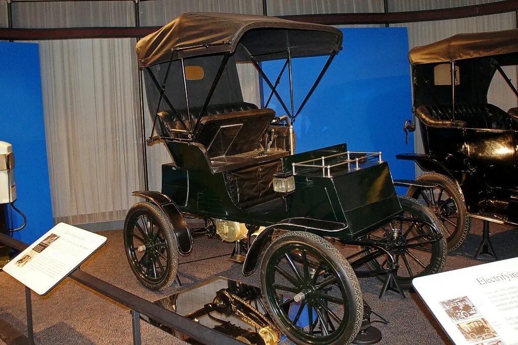1 электрический автомобиль. Электромобиль Романова 1899. Первый электромобиль 1841. Аньос Джедлик электромобиль.