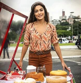 1 de 8 Juliana Paes vive protagonista batalhadora em 'A Dona do Pedaço...