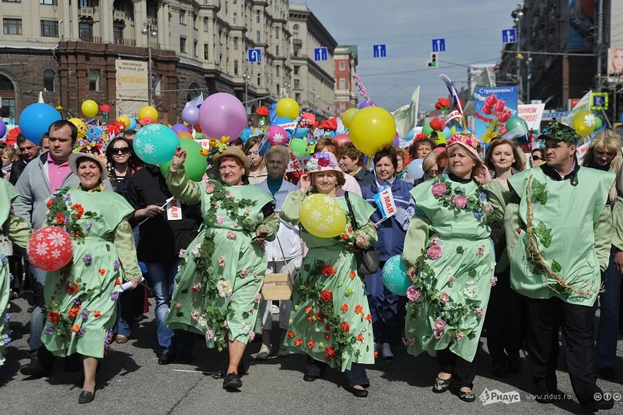 Конкурсы на 1 мая. Украшение колонны на 1 мая. Праздничная демонстрация. Украшение колонны на день города. 1 Мая праздник.