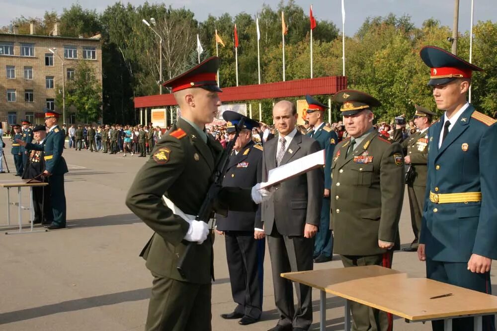 Московское высшее командное. Московское общевойсковое военное училище. Общевойсковое командное училище Люблино. Военное училище в Люблино. Курсанты МВОКУ.