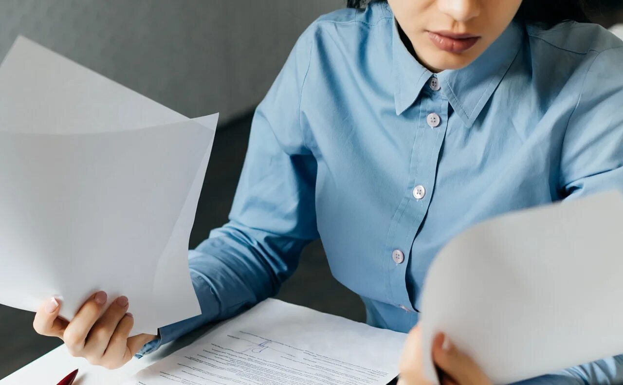 Дождемся документов. Фотография на документы. разработка документов. документы картинки. документация фото.