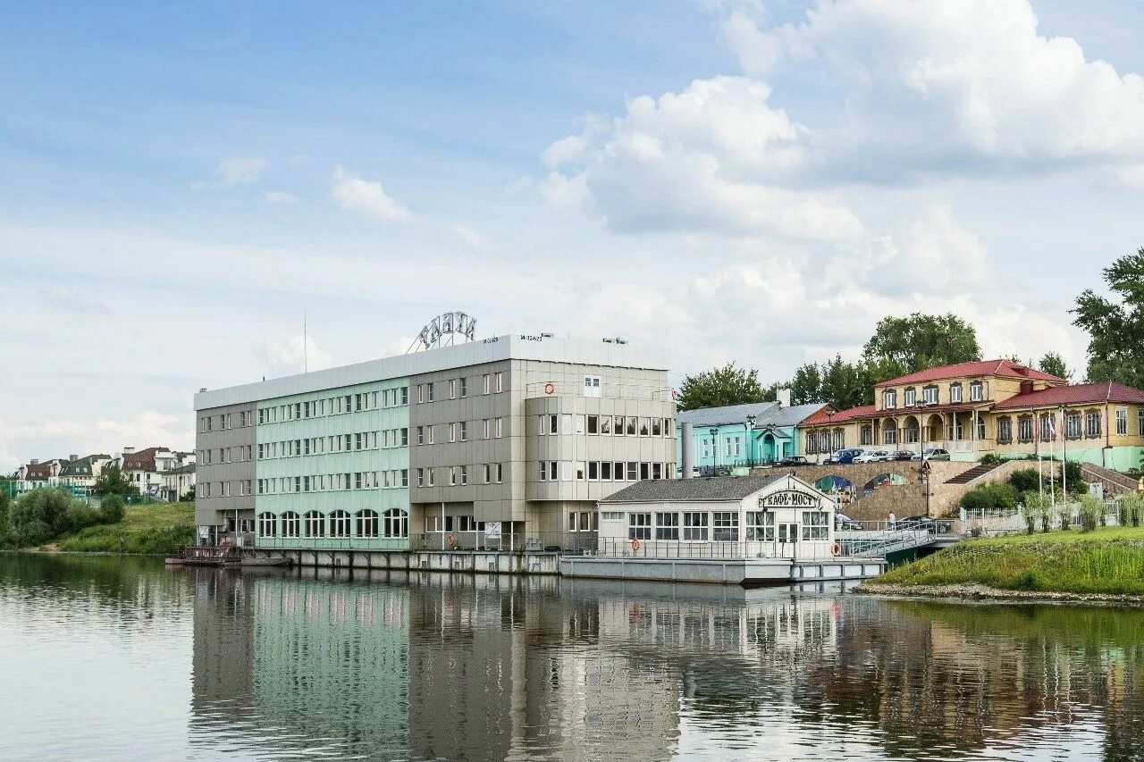 40 меридиан яхт-клуб коломна официальный сайт. Гостиница арбат коломна. Гостиница меридиан арбат коломна. 40 меридиан коломна номера. 40 меридиан арбат коломна.