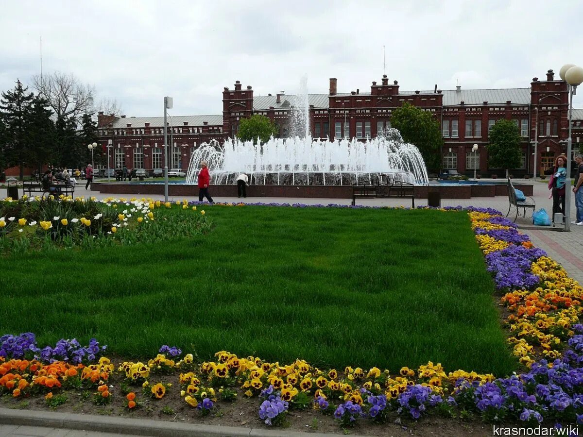 Москва кропоткин краснодарский край. Кропоткин город краснодарский край. Жд станция кавказская кропоткин. Сквер ворошилова кропоткин. Москва кропоткин краснодарский край.