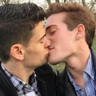 gay deep kissing - beingpedia.com.