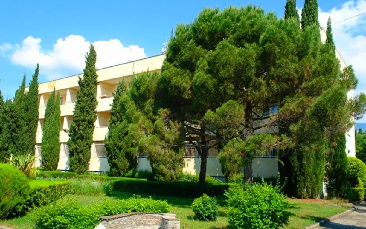 санаторий киров ялта. санаторий горный ливадия крым. санаторий горный курпаты крым. санаторий запорожье ялта. санаторий севастополь ялта улица леси украинки.