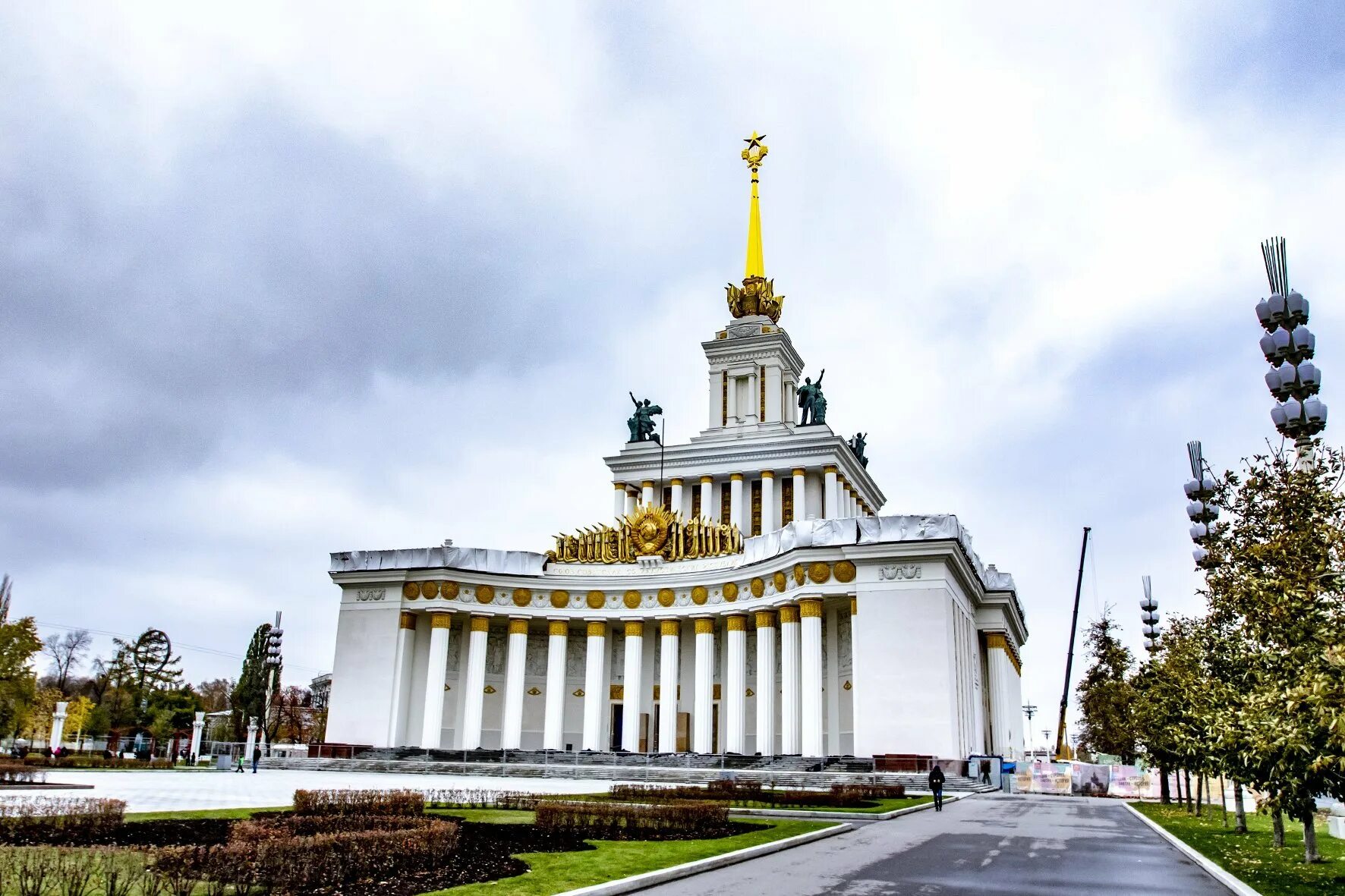 Сталинский Ампир ВДНХ. Павильон народного хозяйства на ВДНХ. Главный павильон ВСХВ (ВДНХ). Выставочный комплекс павильон ВДНХ.