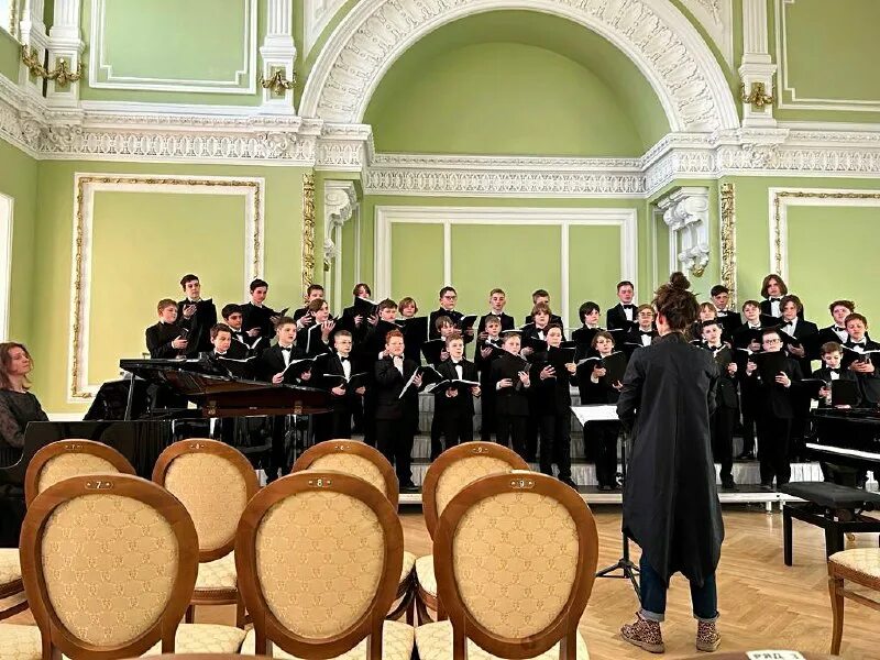 выступление хора мальчиков 5 февраля. дети поют в хоре. хоры 6 букв. московский камерный хор владимира минина. опус 15 шести хоров рахманинова.