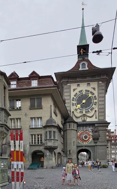 Где город часовой. Часы на городских башнях. Город часовой. Часы в Берне. Швейцария город часов.