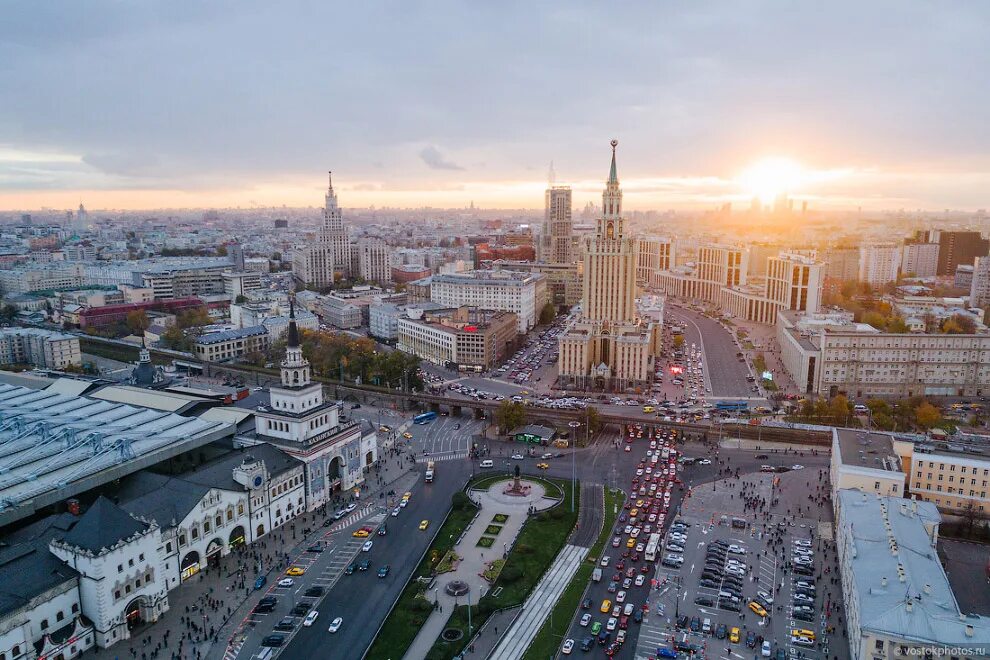 Насколько москва. Арбат Москва вид сверху. Москва Смоленская площадь с птичьего полёта. Центр Москвы новый Арбат с высоты птичьего полета. Москва Серпуховская площадь с высоты птичьего полета.