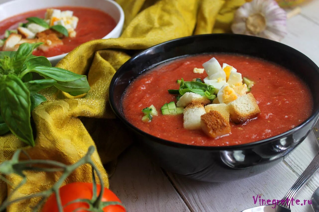 томатный суп гаспачо. холодный испанский. гаспачо классический испанский. суп гаспачо. томатный гаспачо.