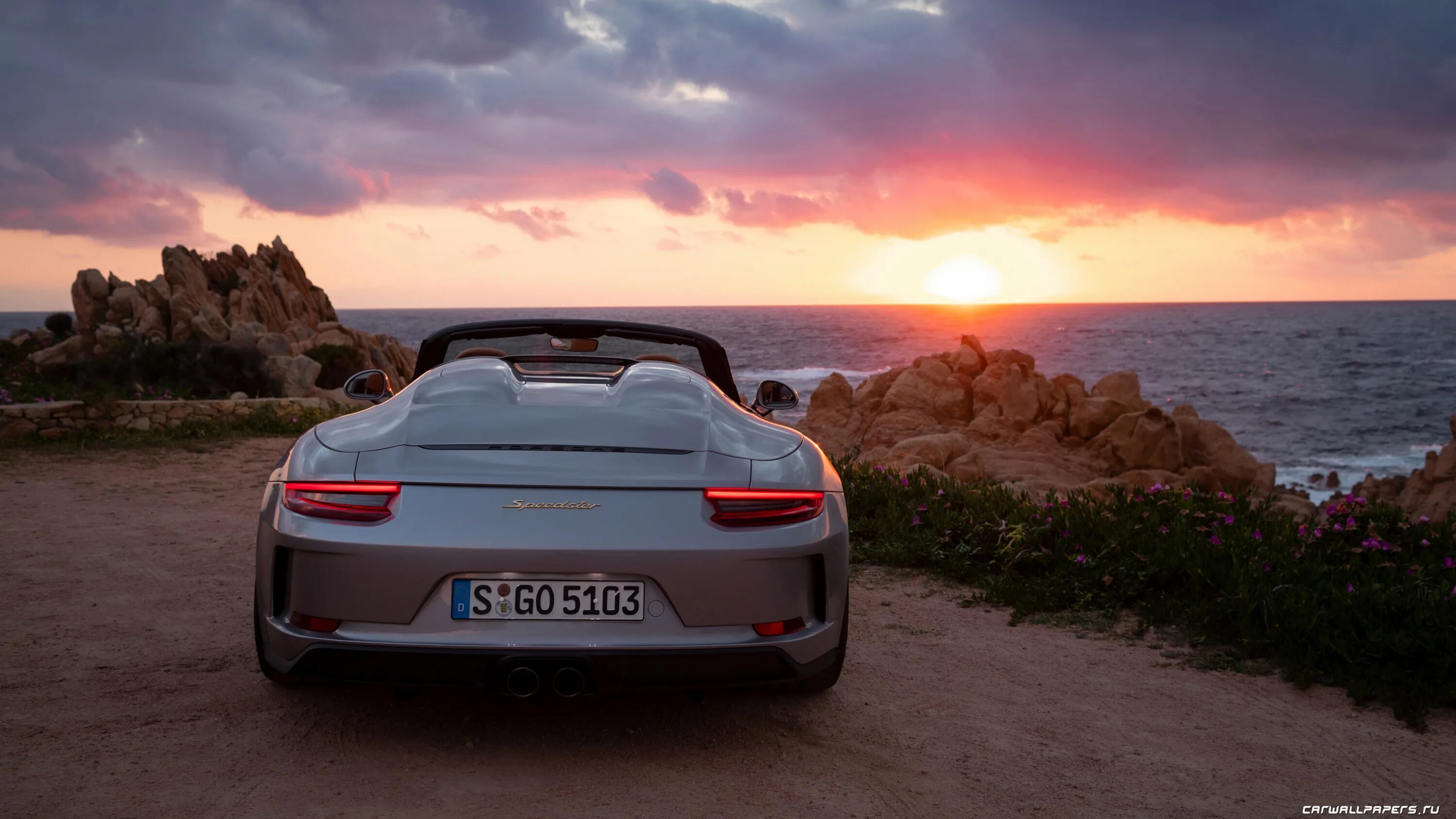 машина передний план. Porshe 911 gts coupe. порше 911 турбо s на закате. порш турбо s911 на закате. машина под солнцем.