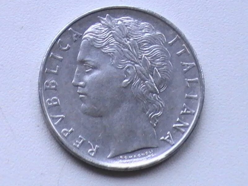 1700 лир. Италия 100 лир 1975. Итальянская монета 100 лир 1975. Италия 100 лир 1970 год.