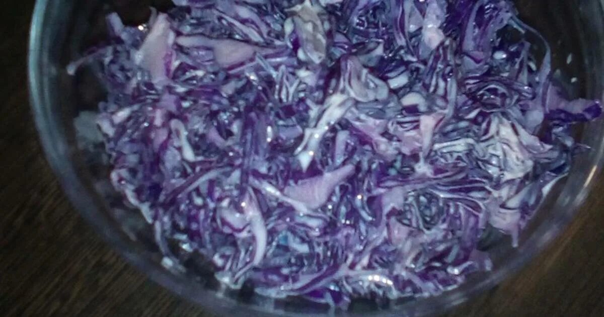 Краснокочанную капусту можно варить щи. Борщ с краснокочанной капустой и свеклой. Щи из краснокочанной капусты. Щи с краснокочанной капустой. Гордон рамзи краснокочанная капуста.