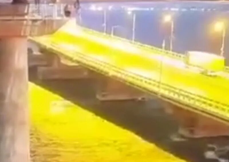 Сколько людей погибло на мосту. Крымский мост. Взрыв на Крымском мосту. Легковушка на Крымском мосту взрыв.