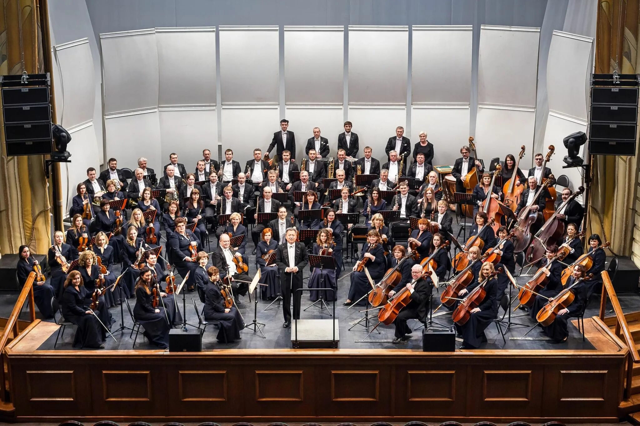 Orchestra. Академический симфонический оркестр Московской филармонии. Симфонический оркестр Кемеровской филармонии. Кемеровский симфонический Губернаторский оркестр. Камерного оркестра Кемеровской филармонии Кузбасса.