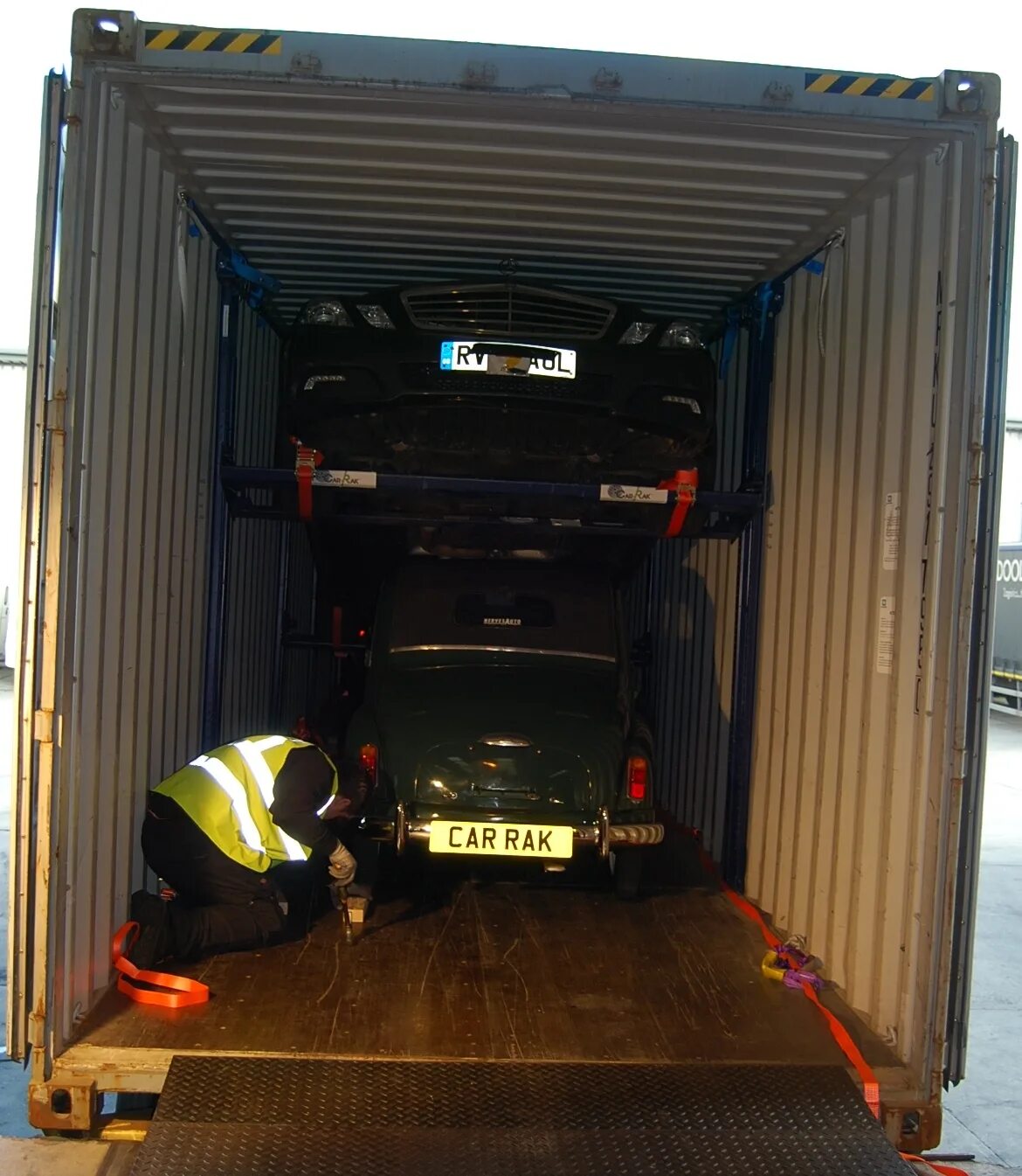 Car loading. Car loading in Container. Cancar машина. Loading Bags into a Container. Fitting into the Container.