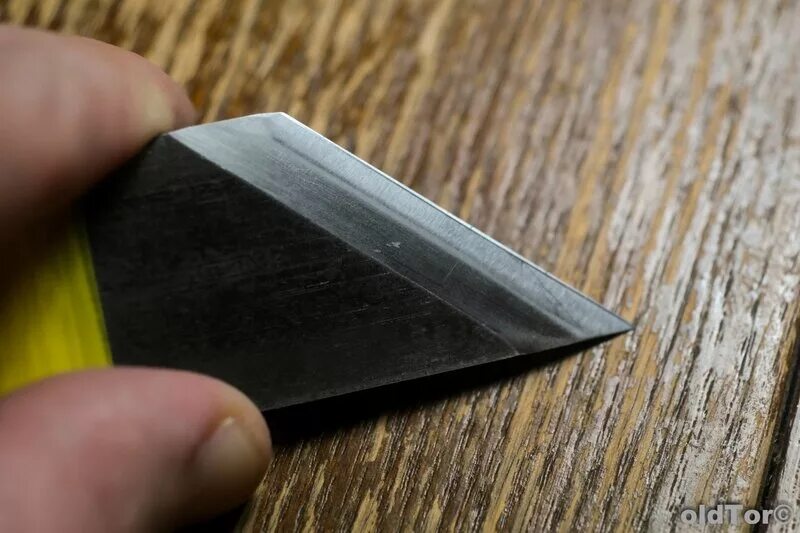 нож резцовый на дз-98. нож ср. лезвие стамески с криминалистической линейкой. 55. нож отвала автогрейдера резцовый.