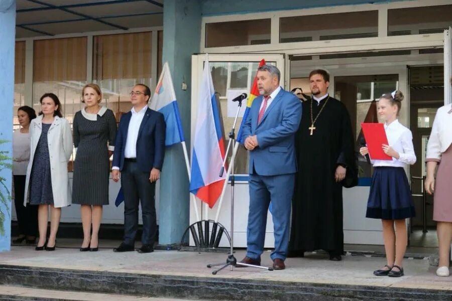Администрация ГО "Город Калининград". С юбилеем, школа! Средняя общеобразователь