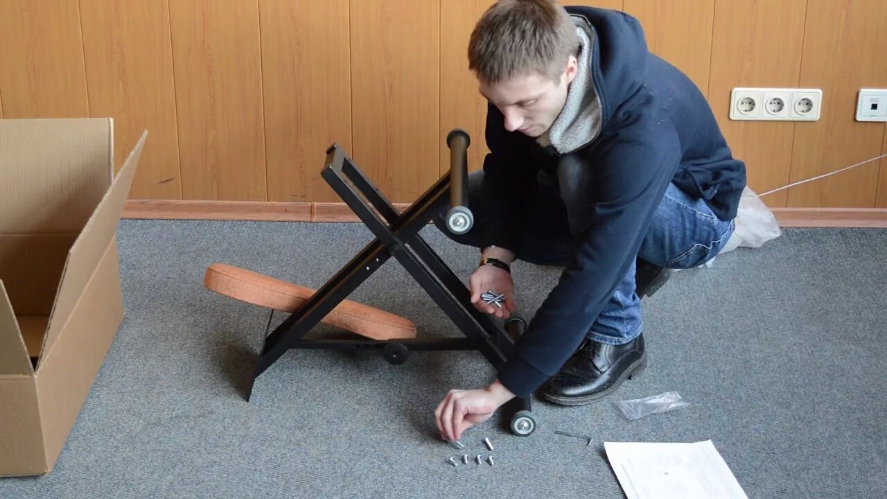 Сборка офисного кресла viking 7 knight. Видео сборки стула. Устройство компьютерного кресла схема. Сборка офисного кресла. Каркас стула из массива.