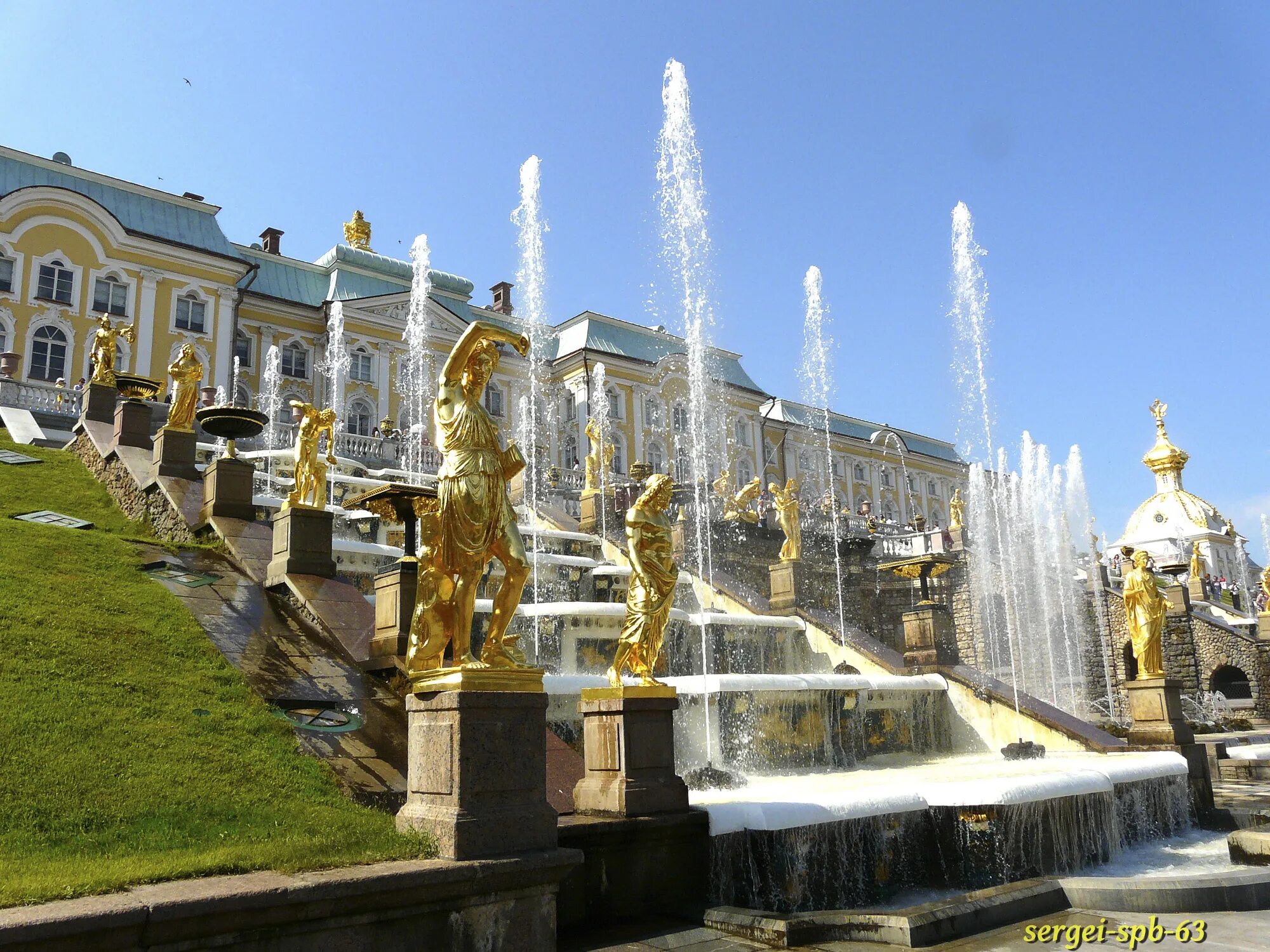 Фонтаны в петергофе. Петергоф (дворцово-парковый ансамбль). петергоф фонтаны. ансамбль петергофа. большой каскад фонтанов петергофского дворца.