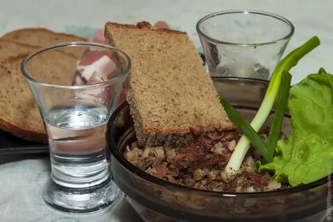 Тушенка с гречкой
